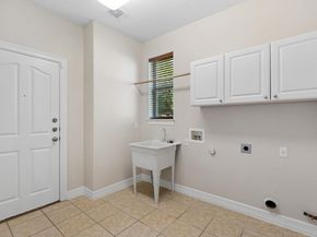 7204 Covered Bridge DR, Austin TX 78736