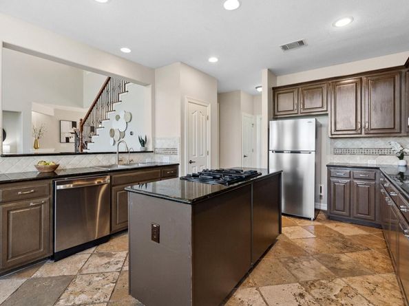 7204 Covered Bridge DR, Austin TX 78736