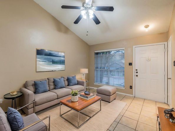 1015 E Yager LN 172, Austin TX 78753