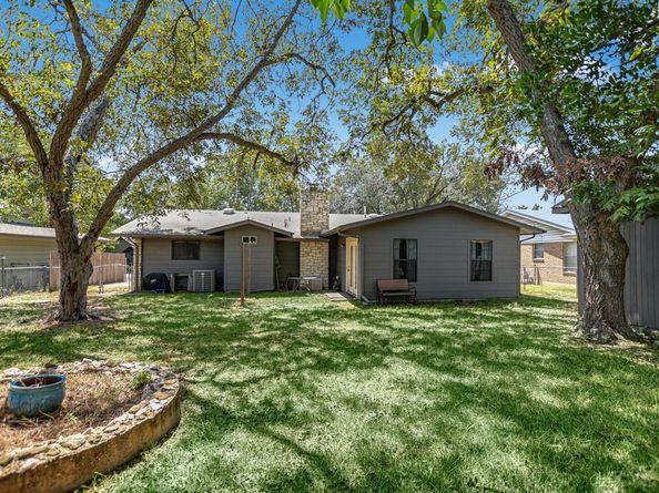 1812 Burbank ST, Austin TX 78757