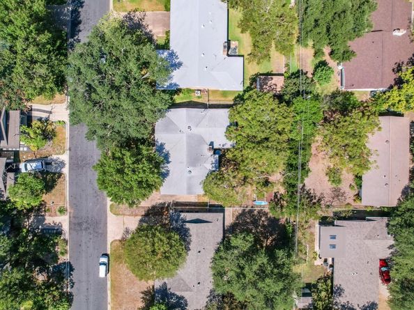 1812 Burbank ST, Austin TX 78757