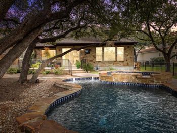309 Grand Oaks LN