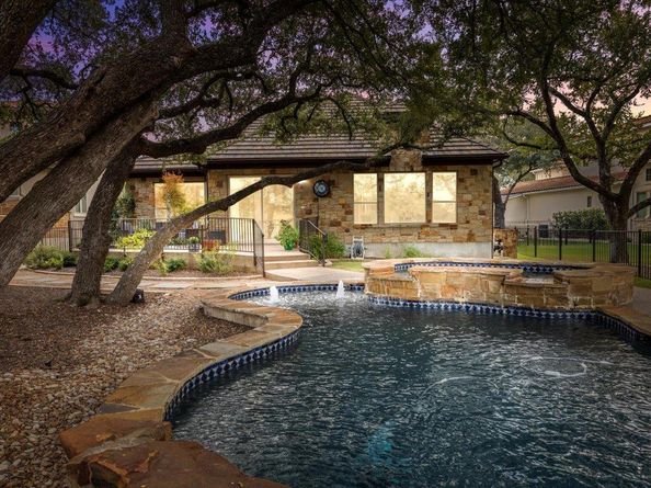 309 Grand Oaks LN, Georgetown TX 78628