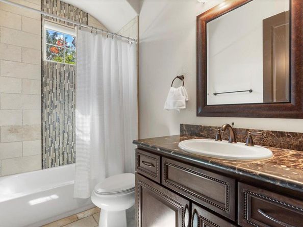 309 Grand Oaks LN, Georgetown TX 78628