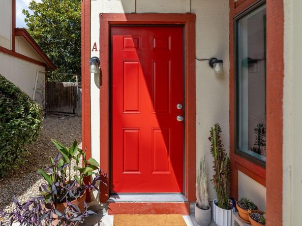 8906 Trone CIR A, Austin TX 78758