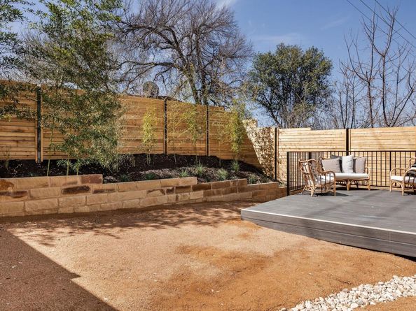 1802 Overhill DR B, Austin TX 78721