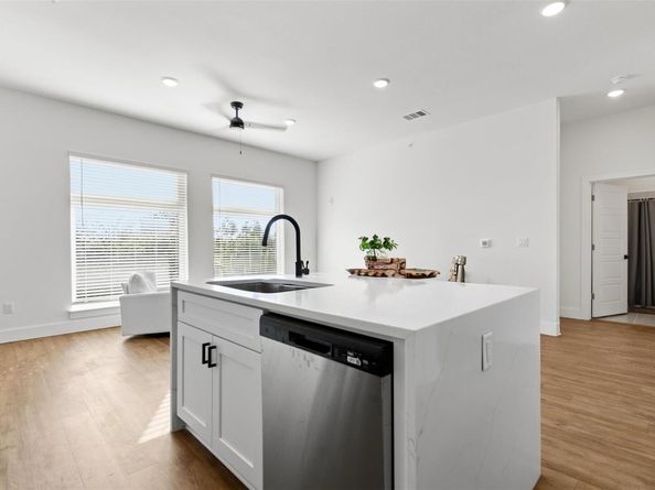 1811 Webberville RD 1305, Austin TX 78721