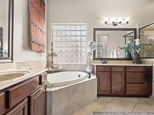 1428 Rowan DR, Georgetown TX 78628