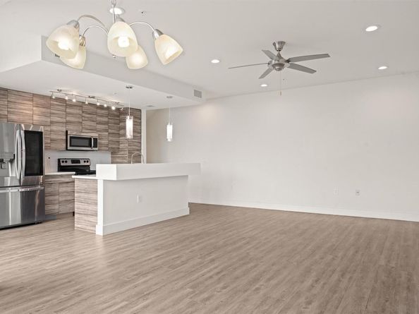 604 N Bluff DR 244, Austin TX 78745