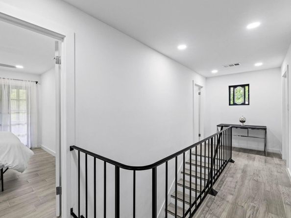 3520 Highland View DR, Austin TX 78731