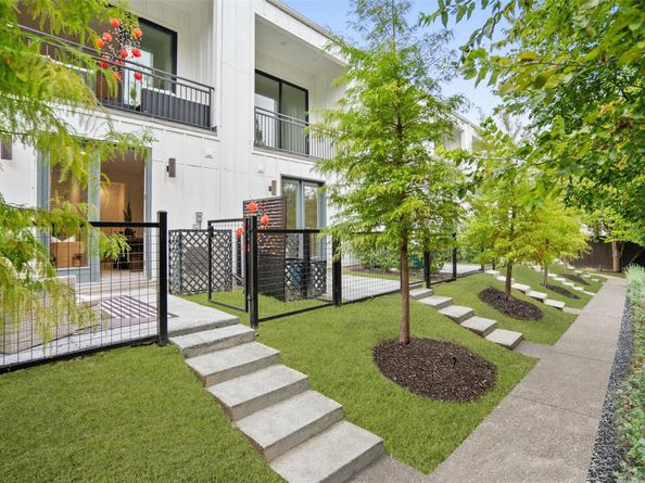 2505 Bluebonnet LN 8, Austin TX 78704