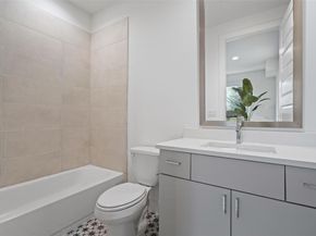 2505 Bluebonnet LN 8, Austin TX 78704