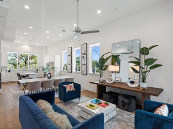 2505 Bluebonnet LN