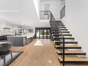 302 Buckeye TRL, West Lake Hills TX 78746