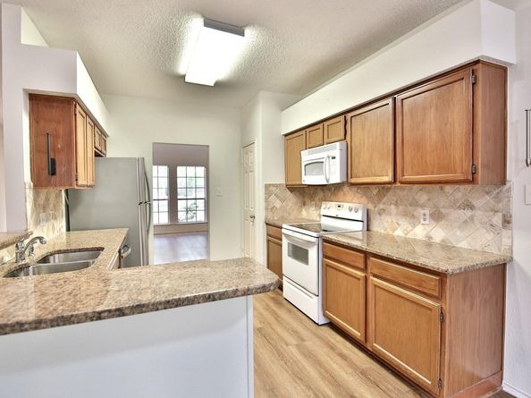 7401 Rankin TRL, Austin TX 78729
