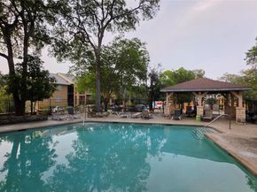 6810 Deatonhill DR 211, Austin TX 78745