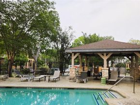 6810 Deatonhill DR 211, Austin TX 78745