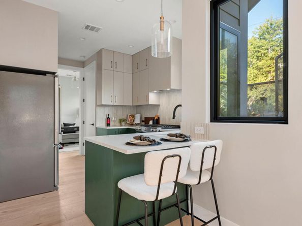 1401 E 3rd ST, Austin TX 78702