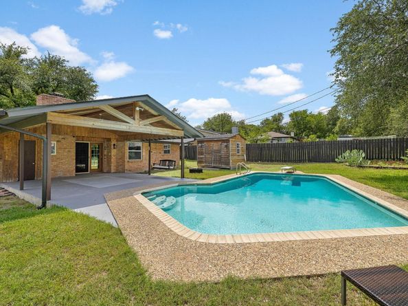 908 Hollybluff ST, Austin TX 78753