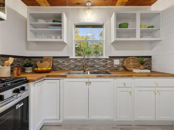 1223, 1223 1/2 & 1225 S Austin Ave S, Georgetown TX 78626