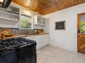 1223, 1223 1/2 & 1225 S Austin Ave S, Georgetown TX 78626