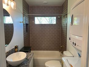 1223, 1223 1/2 & 1225 S Austin Ave S, Georgetown TX 78626