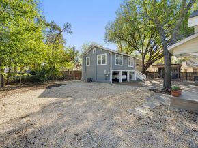 1223, 1223 1/2 & 1225 S Austin Ave S, Georgetown TX 78626