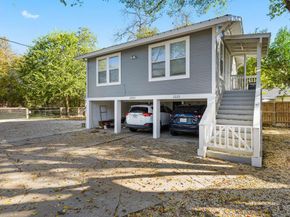 1223, 1223 1/2 & 1225 S Austin Ave S, Georgetown TX 78626