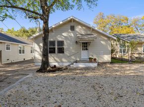 1223, 1223 1/2 & 1225 S Austin Ave S, Georgetown TX 78626