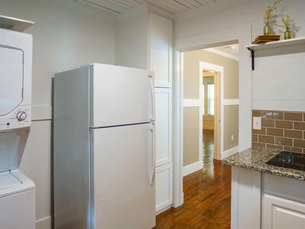 1223, 1223 1/2 & 1225 S Austin Ave S, Georgetown TX 78626