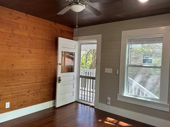 1223, 1223 1/2 & 1225 S Austin Ave S, Georgetown TX 78626