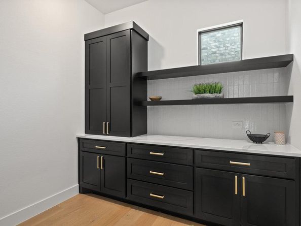 419 Hazeltine DR, Lakeway TX 78734