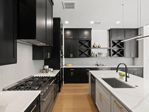 419 Hazeltine DR, Lakeway TX 78734