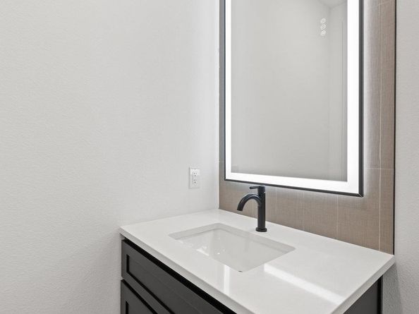 419 Hazeltine DR, Lakeway TX 78734