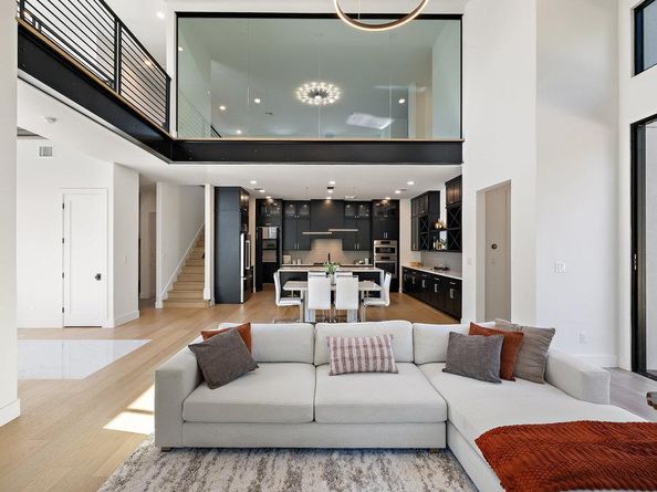 419 Hazeltine DR, Lakeway TX 78734