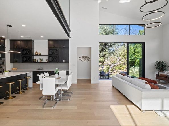 419 Hazeltine DR, Lakeway TX 78734