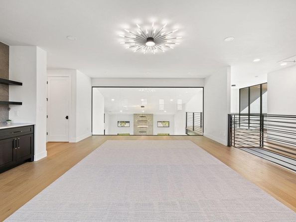 419 Hazeltine DR, Lakeway TX 78734