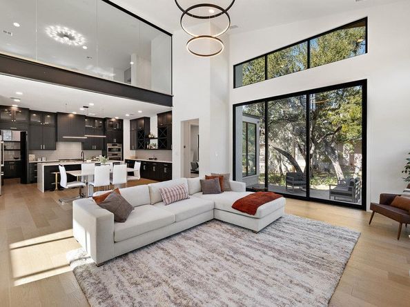 419 Hazeltine DR, Lakeway TX 78734