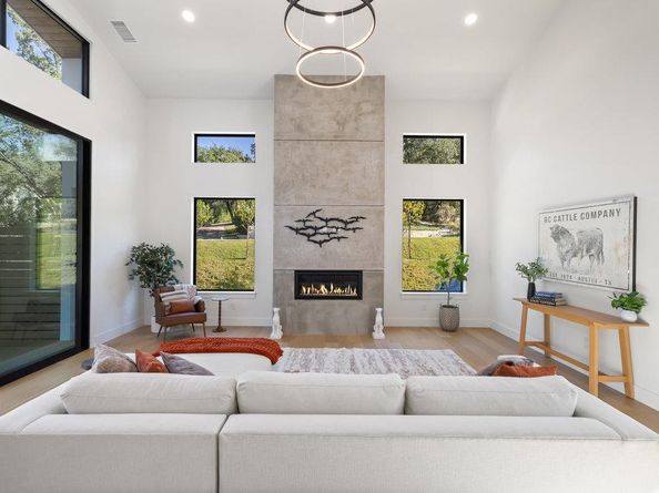 419 Hazeltine DR, Lakeway TX 78734