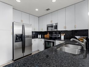 360 Nueces ST 2807, Austin TX 78701