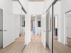 360 Nueces ST 2807, Austin TX 78701