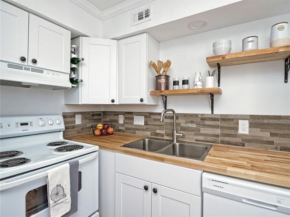 1840 Burton DR 226, Austin TX 78741