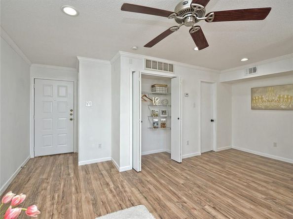 1840 Burton DR 226, Austin TX 78741