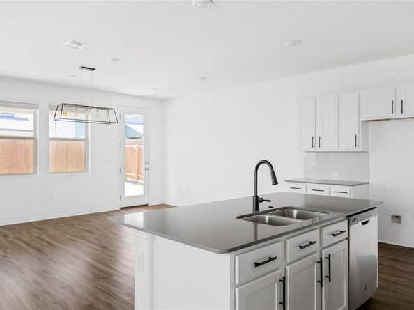 1203 Diggy DR, Austin TX 78748