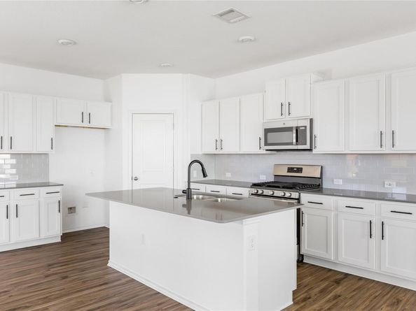 1203 Diggy DR, Austin TX 78748