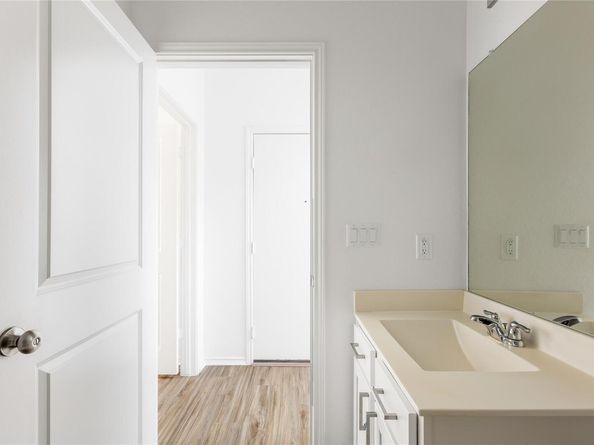 1203 Diggy DR, Austin TX 78748
