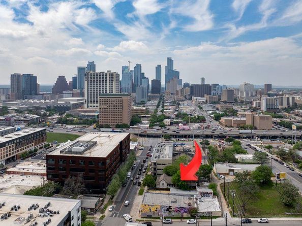 906 E 6th ST, Austin TX 78702