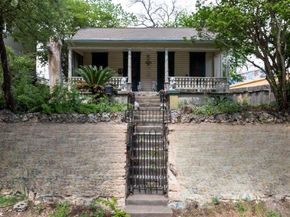 906 E 6th ST, Austin TX 78702