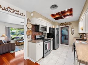3202 Whiteway DR, Austin TX 78757
