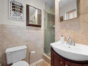 3202 Whiteway DR, Austin TX 78757